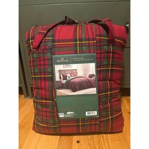 NEW Hallmark Classic Plaid QUEEN Flannel 3-piece Comforter Set